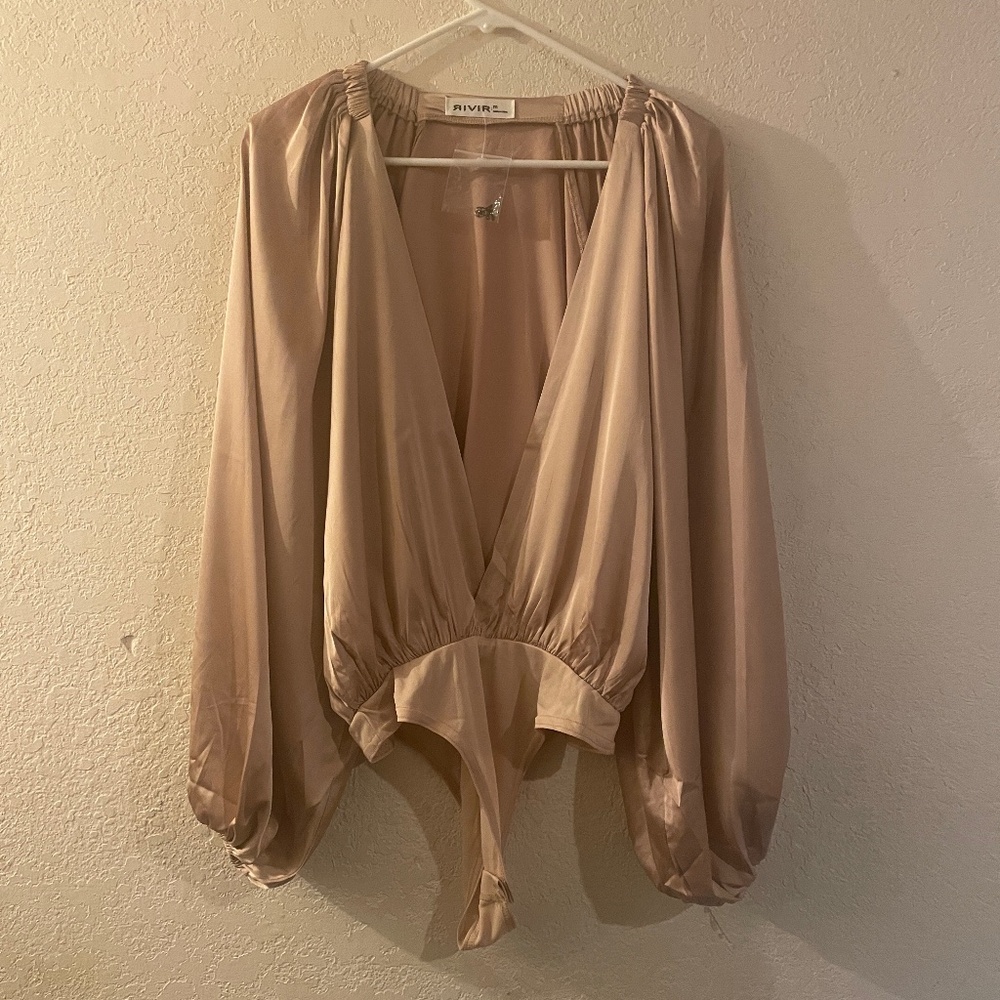 New RIVIR Satin V-Neck Bodysuit SZ M